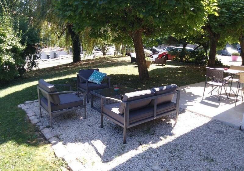 בית מלון כפרי Astoria