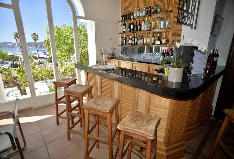 בית מלון כפרי Auberge De La Calanque