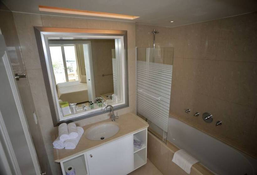 בית מלון כפרי Auberge De La Calanque