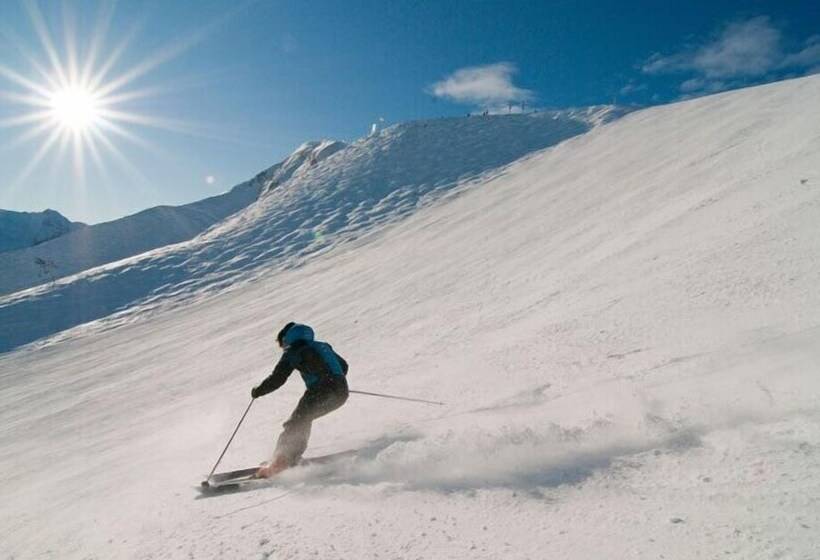 בית מלון כפרי Best Western Chalet Les Saytels