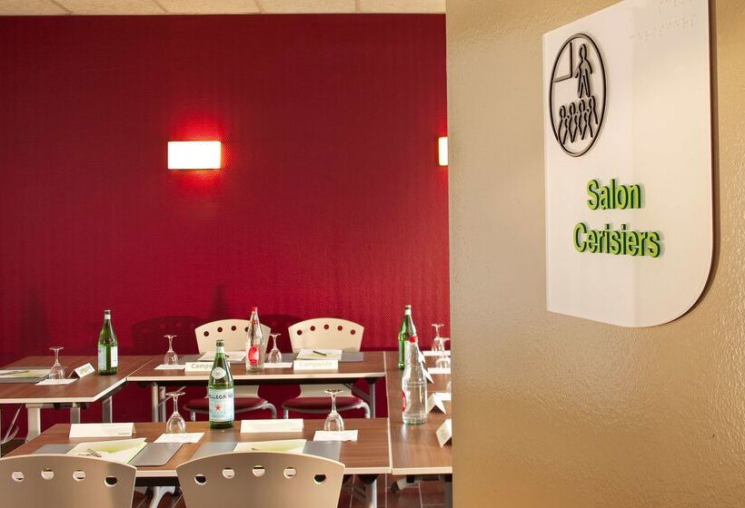 Отель Campanile Perpignan Nord Aéroport