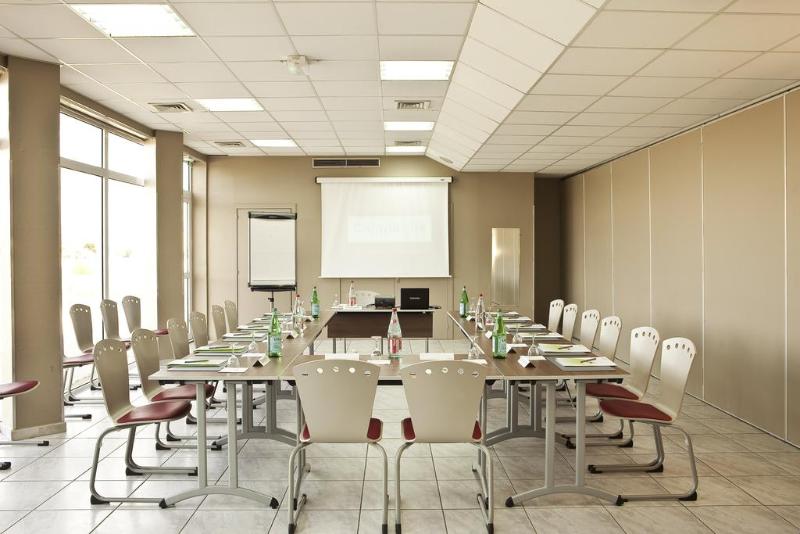 Отель Campanile Perpignan Nord Aéroport