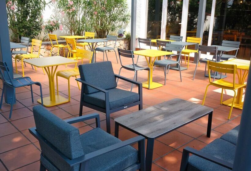 Отель Campanile Perpignan Nord Aéroport