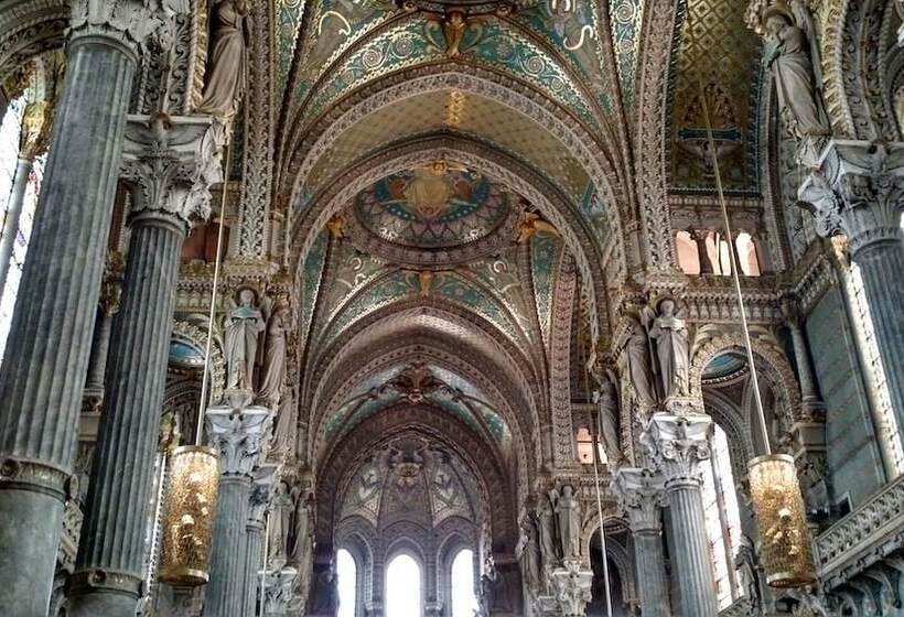 Отель Hôtel Charlemagne By Happyculture