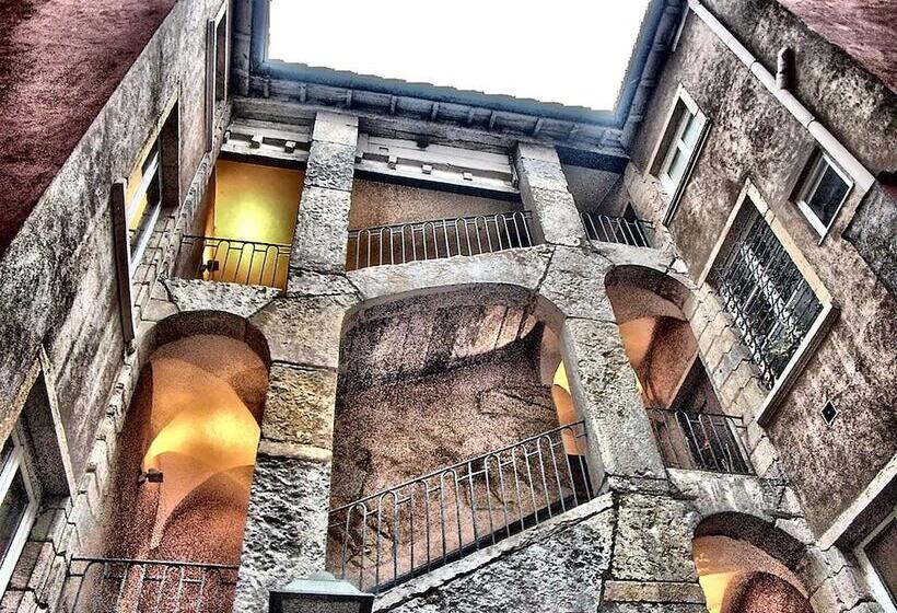 Отель Hôtel Charlemagne By Happyculture