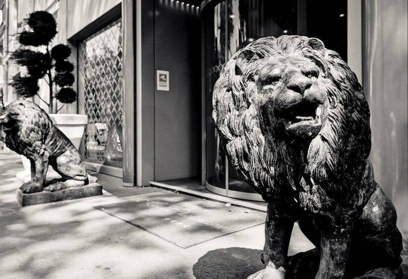 Отель Hôtel Charlemagne By Happyculture