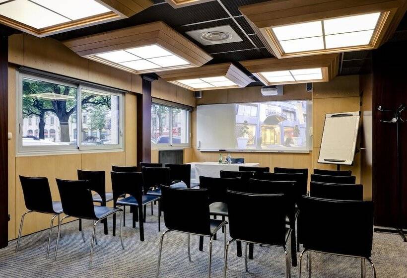 Отель Hôtel Charlemagne By Happyculture