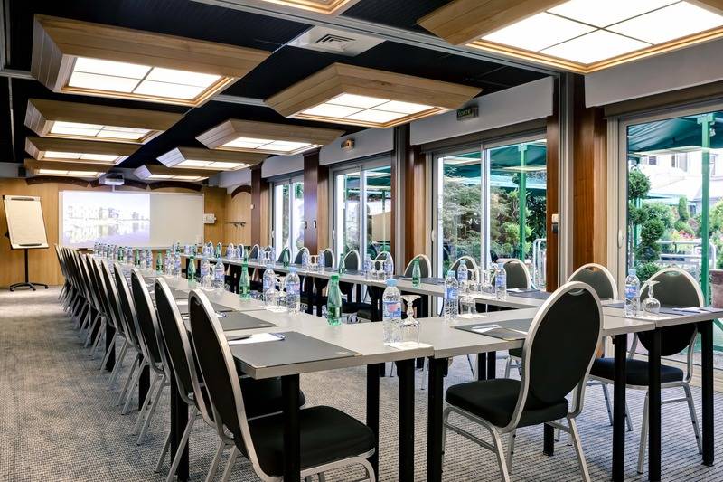 Отель Hôtel Charlemagne By Happyculture