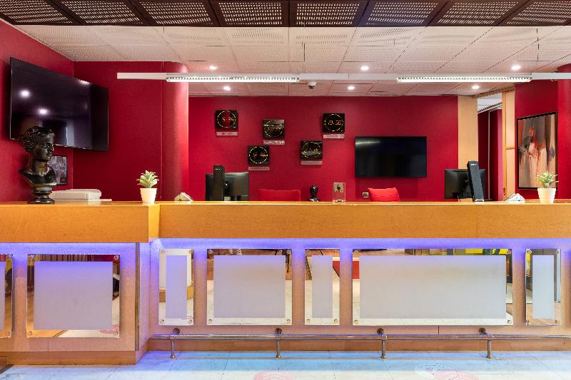 Отель Hôtel Charlemagne By Happyculture