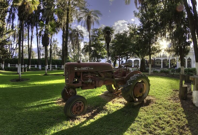 فندق Hostería Hacienda Pinsaqui