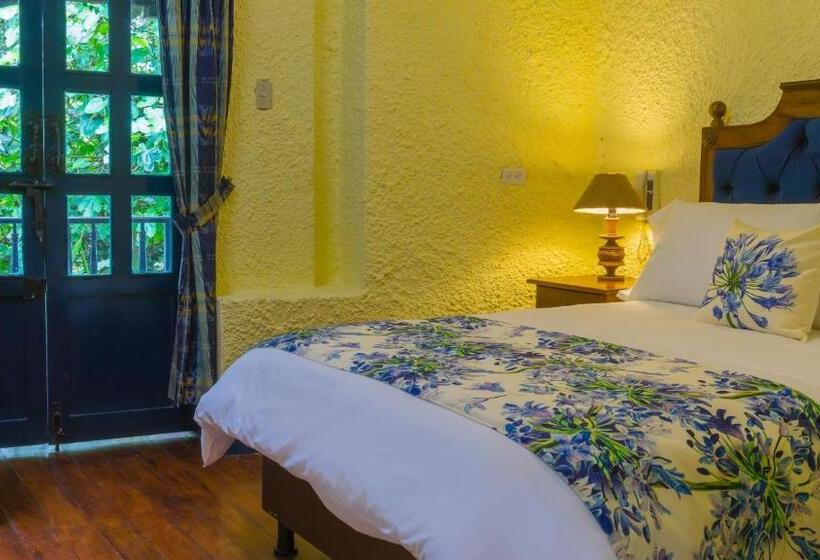 فندق Hostería Hacienda Pinsaqui