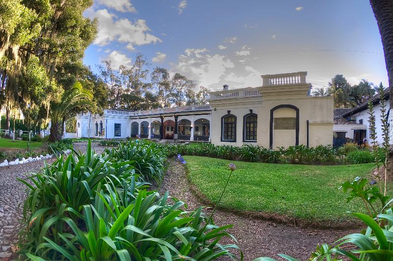 فندق Hostería Hacienda Pinsaqui