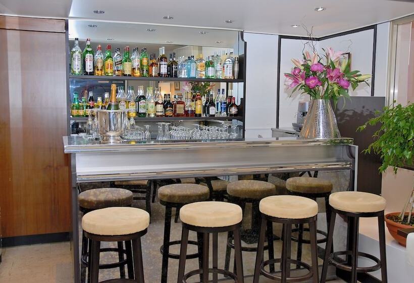 בית מלון כפרי Hôtel Comté De Nice