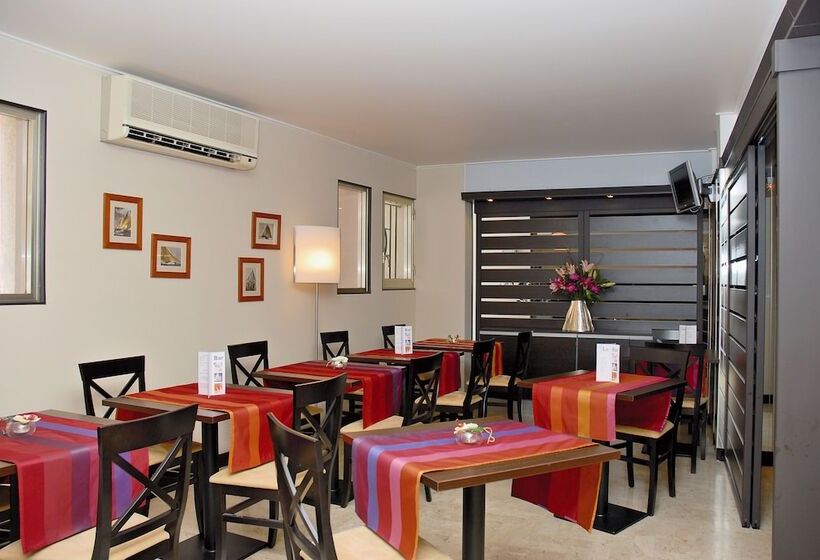 בית מלון כפרי Hôtel Comté De Nice