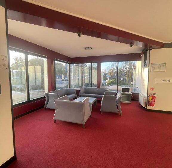 Отель Kyriad Saint Fargeau Ponthierry  Apollonia