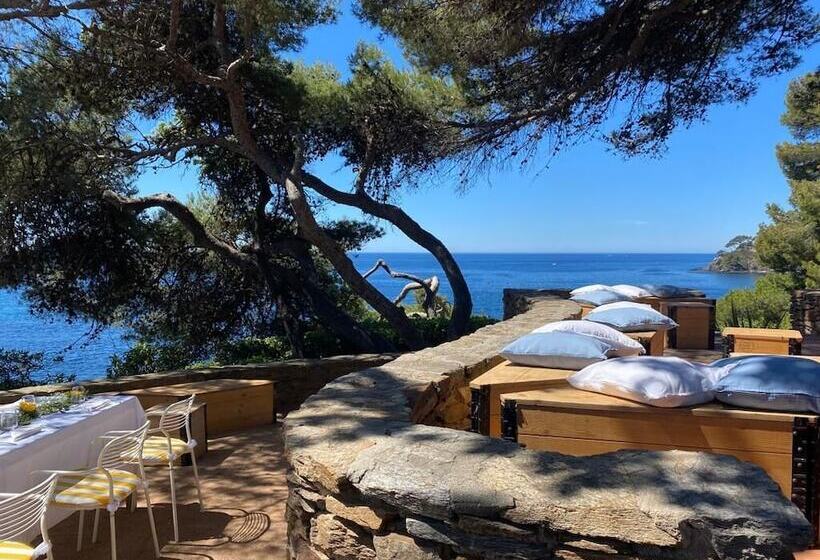 Отель Provençal