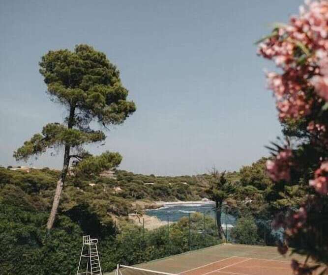 Отель Provençal