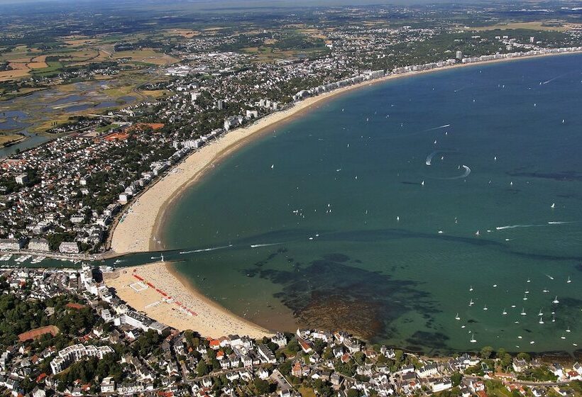 בית מלון כפרי Mercure La Baule Majestic