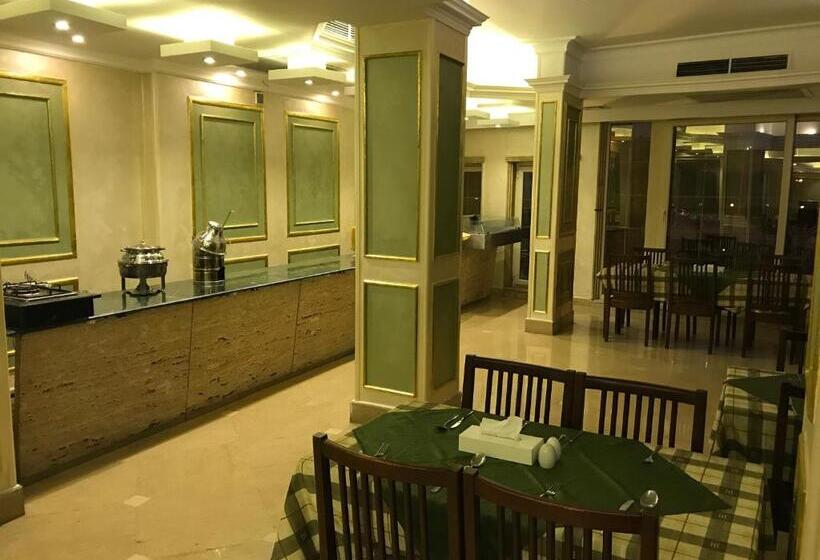 هتل Royal Marshal