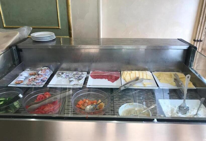 هتل Royal Marshal