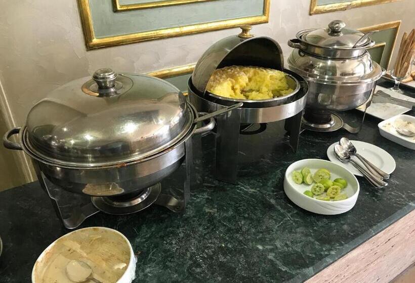 هتل Royal Marshal