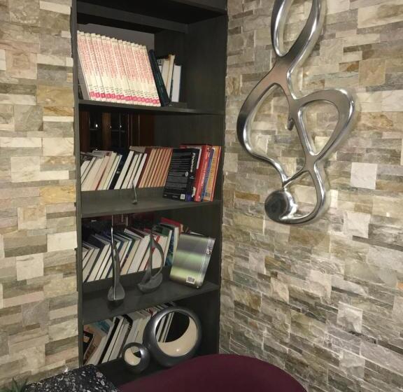 هتل Royal Marshal