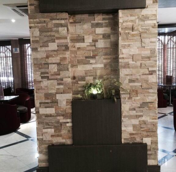 هتل Royal Marshal