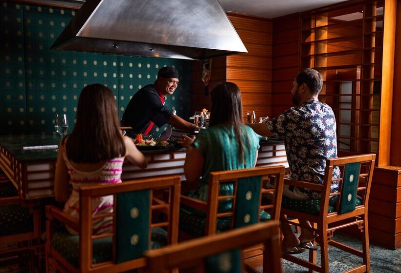 Sonesta St. George Hotel Convention Center