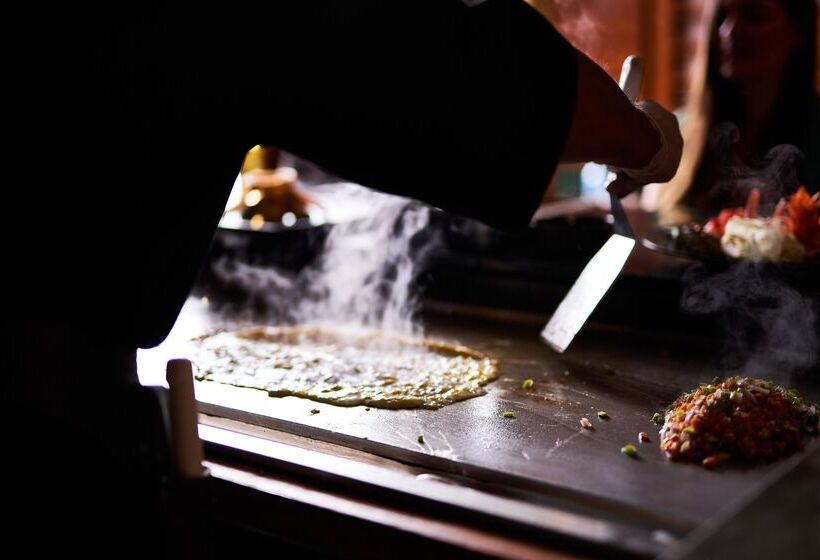 Sonesta St. George Hotel Convention Center