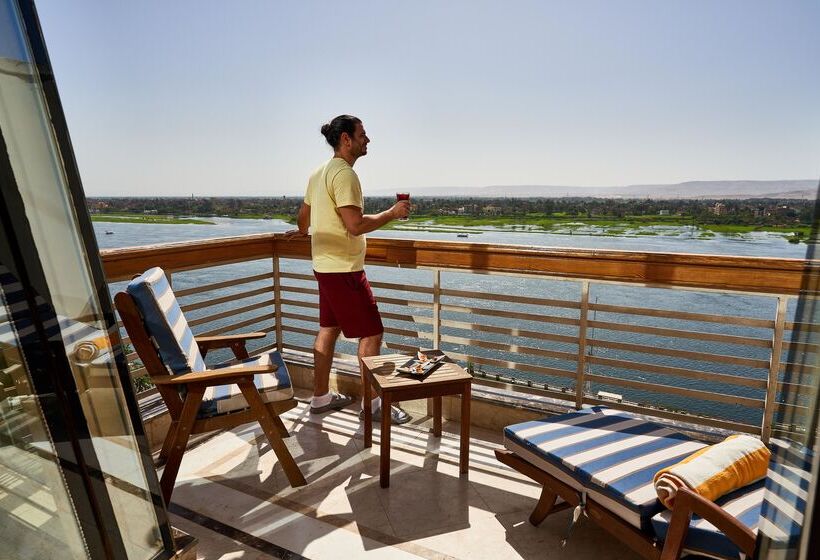 Sonesta St. George Hotel Convention Center