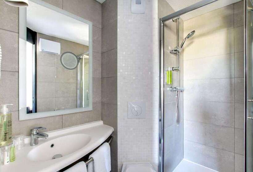 Brit Hotel Reims La Neuvillette