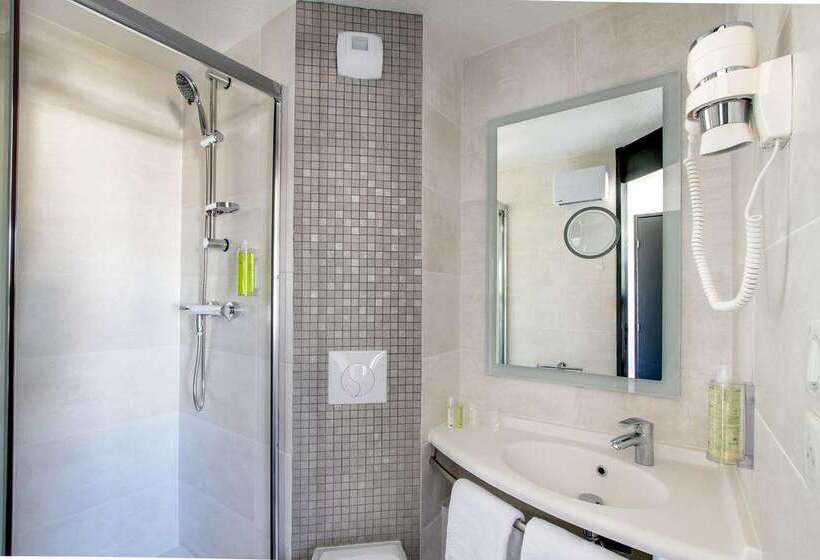 Brit Hotel Reims La Neuvillette