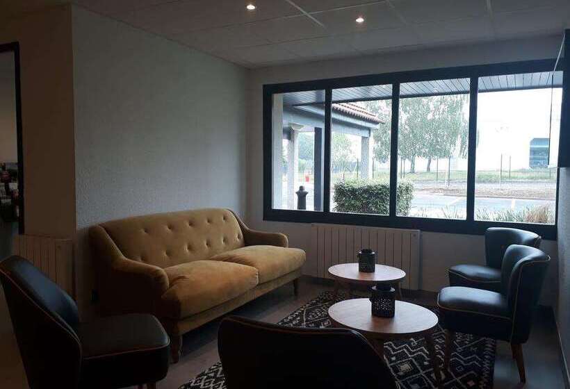 Brit Hotel Reims La Neuvillette