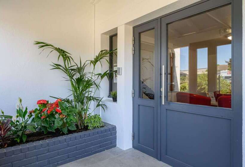 Brit Hotel Reims La Neuvillette