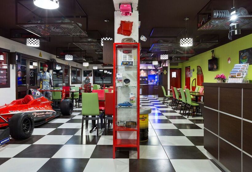 Enzo Hotels Pont A Mousson By Kyriad Direct