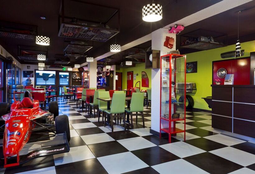 Enzo Hotels Pont A Mousson By Kyriad Direct