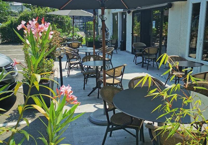 هتل Acadie Eragny