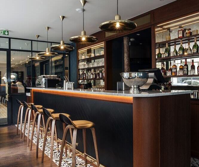 Отель Andre Latin