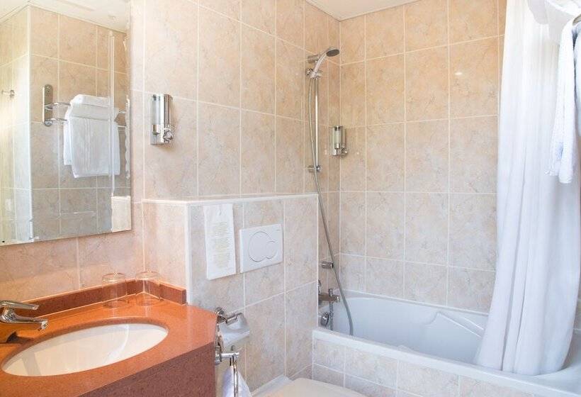 Отель Andre Latin