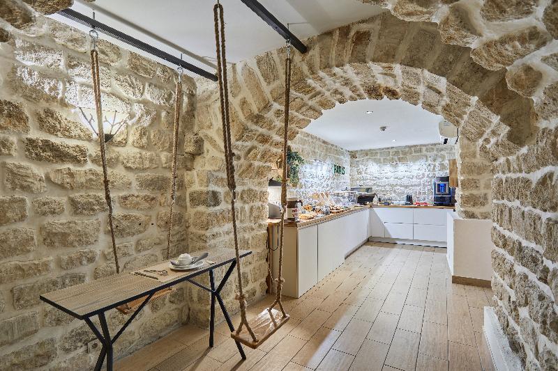 ホテル Berne Opera