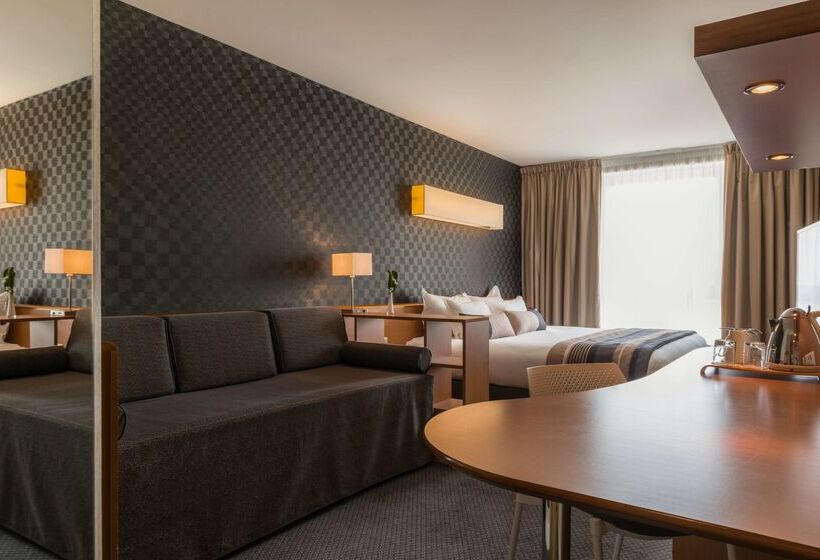 هتل Best Western Plus Paris Saclay