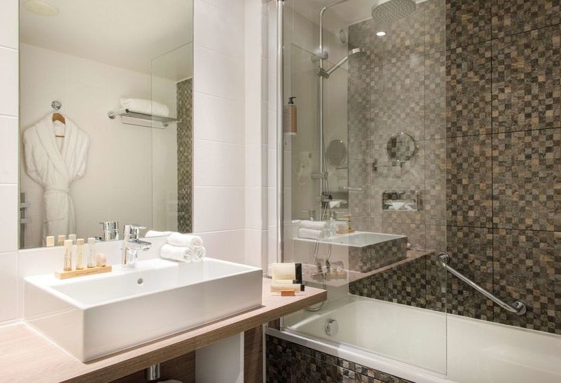 هتل Best Western Plus Paris Saclay