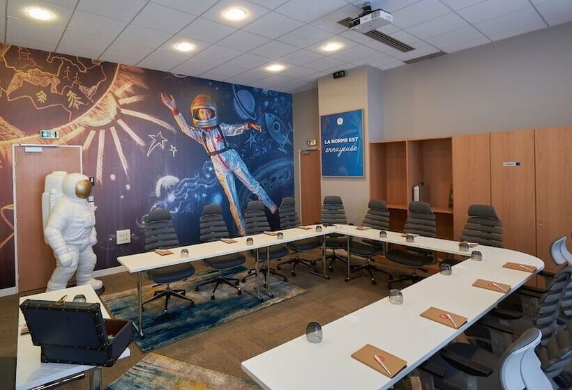 هتل Best Western Plus Paris Saclay