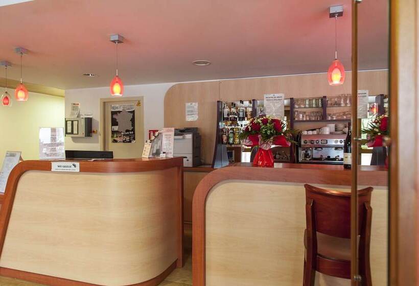 Brit Hotel Agen L Aquitaine