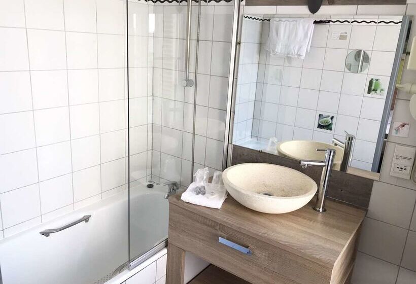 Brit Hotel Aux Sacres Reims Centre