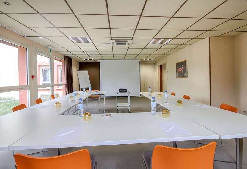 Brit Hotel Les Evens