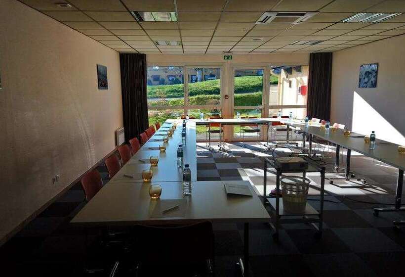 Brit Hotel Les Evens