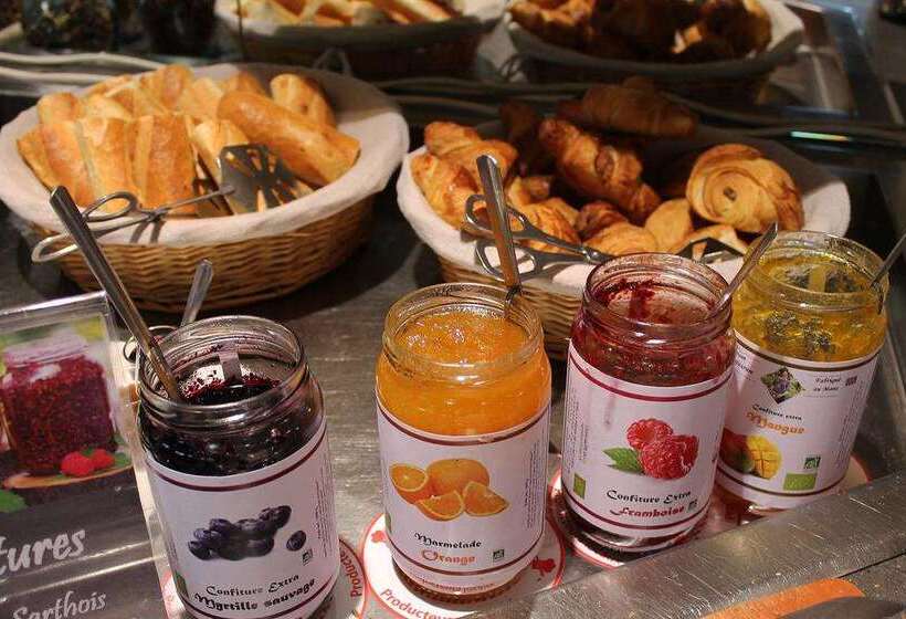 Brit Hotel Les Evens