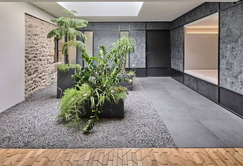 בית מלון כפרי Chateau Saintjean, Relais & Chateaux