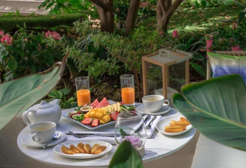 בית מלון כפרי Croisette Beach Cannes  Mgallery